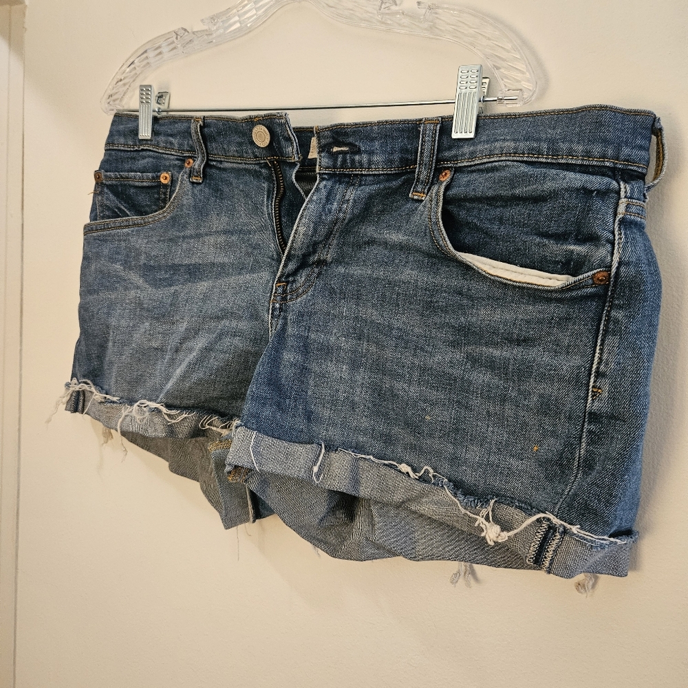 Gap 3" Frayed Jean Shorts Size 31 (12) $12